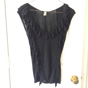Ruffle form fitting Free People black top size S